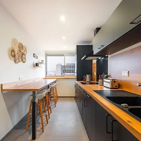 Le Prouvé * Parking Privé Inclus Appartamento